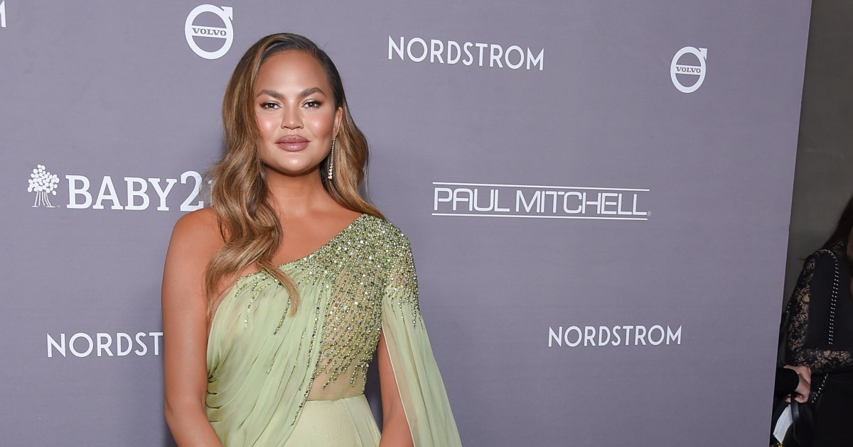 Chrissy Teigen Net Worth 2022 .